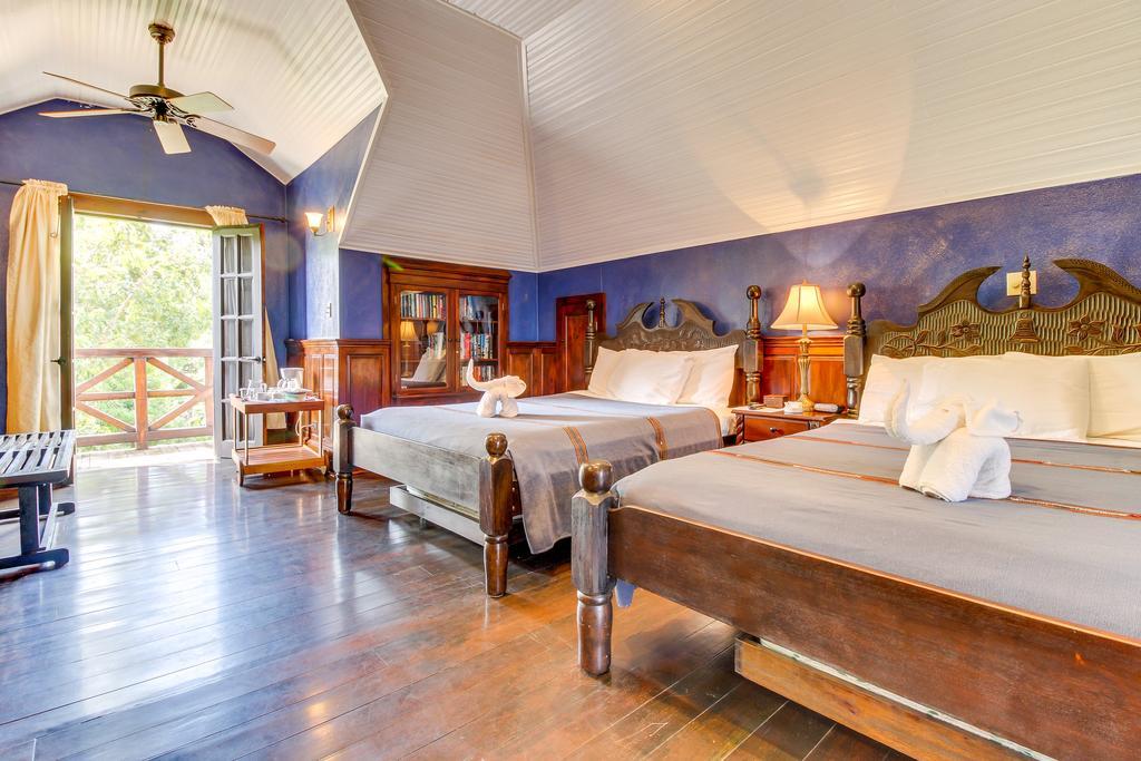 Family Suite @ Mahogany Hall San Ignacio Exterior photo